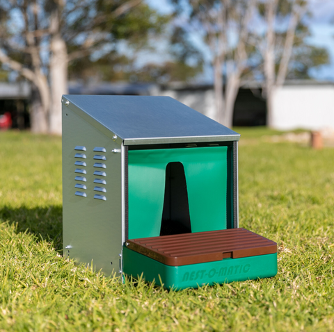 Nest-o-Matic Roll Away Laying Box